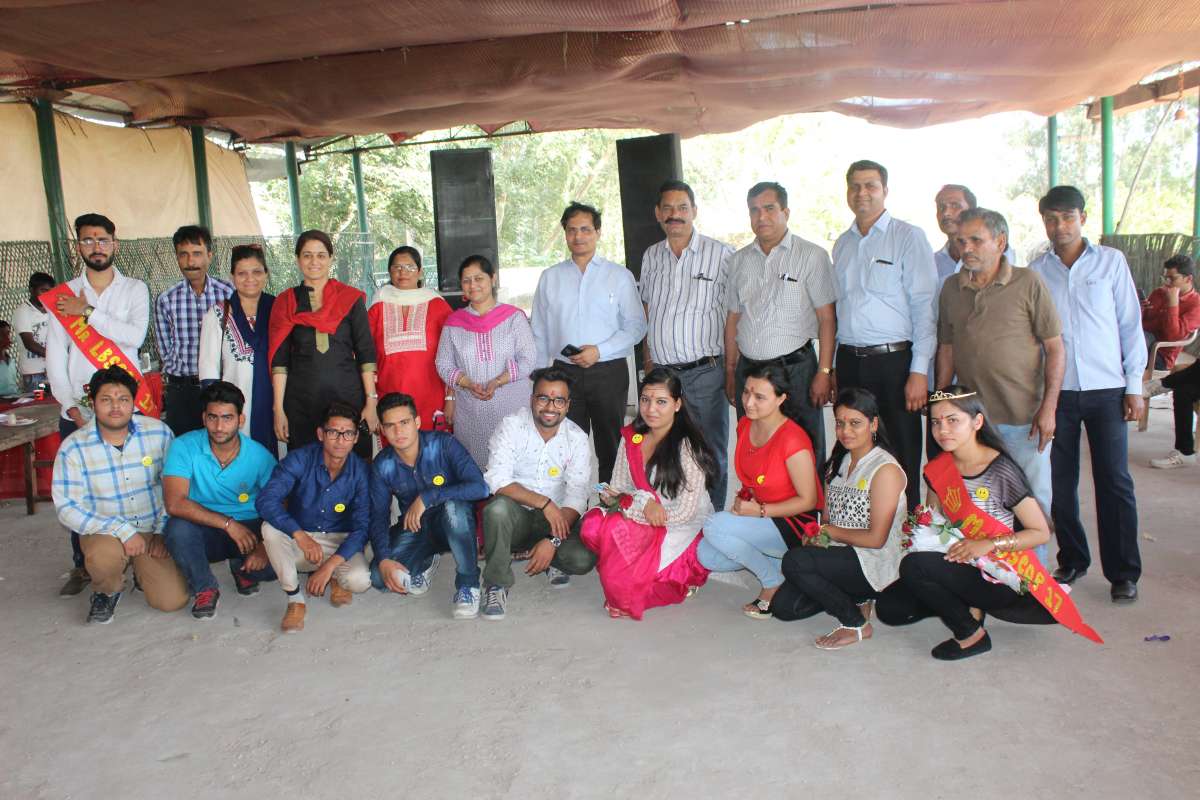 2016-17-College Picnic
